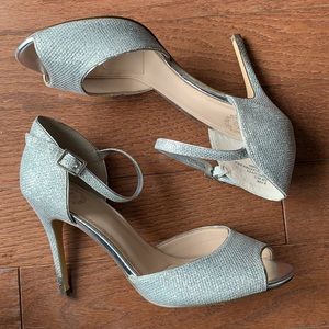 I. Miller Silver Glittery Ankle Strap Peep Toe Heels Prom Wedding Bridal 8.5
